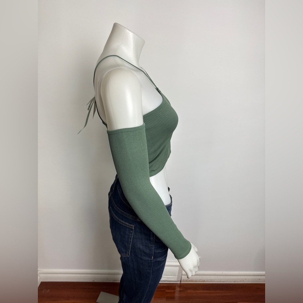 NWT - ZARA - Green ribbed Open shoulder Cropped top. M/L - Picture 4 of 9
